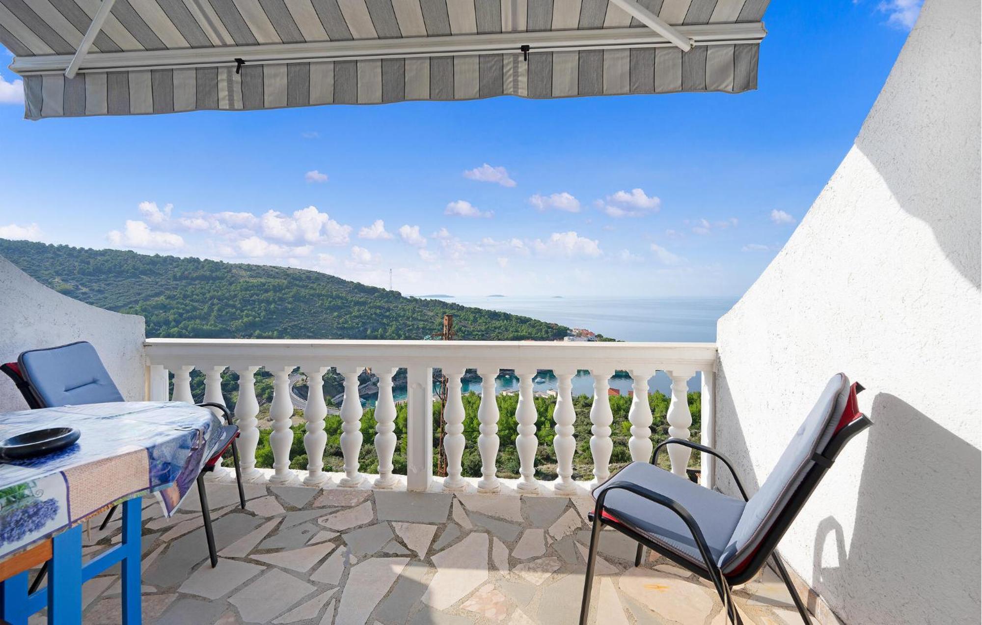 1 Bedroom Stunning Apartment In Primošten Exterior foto
