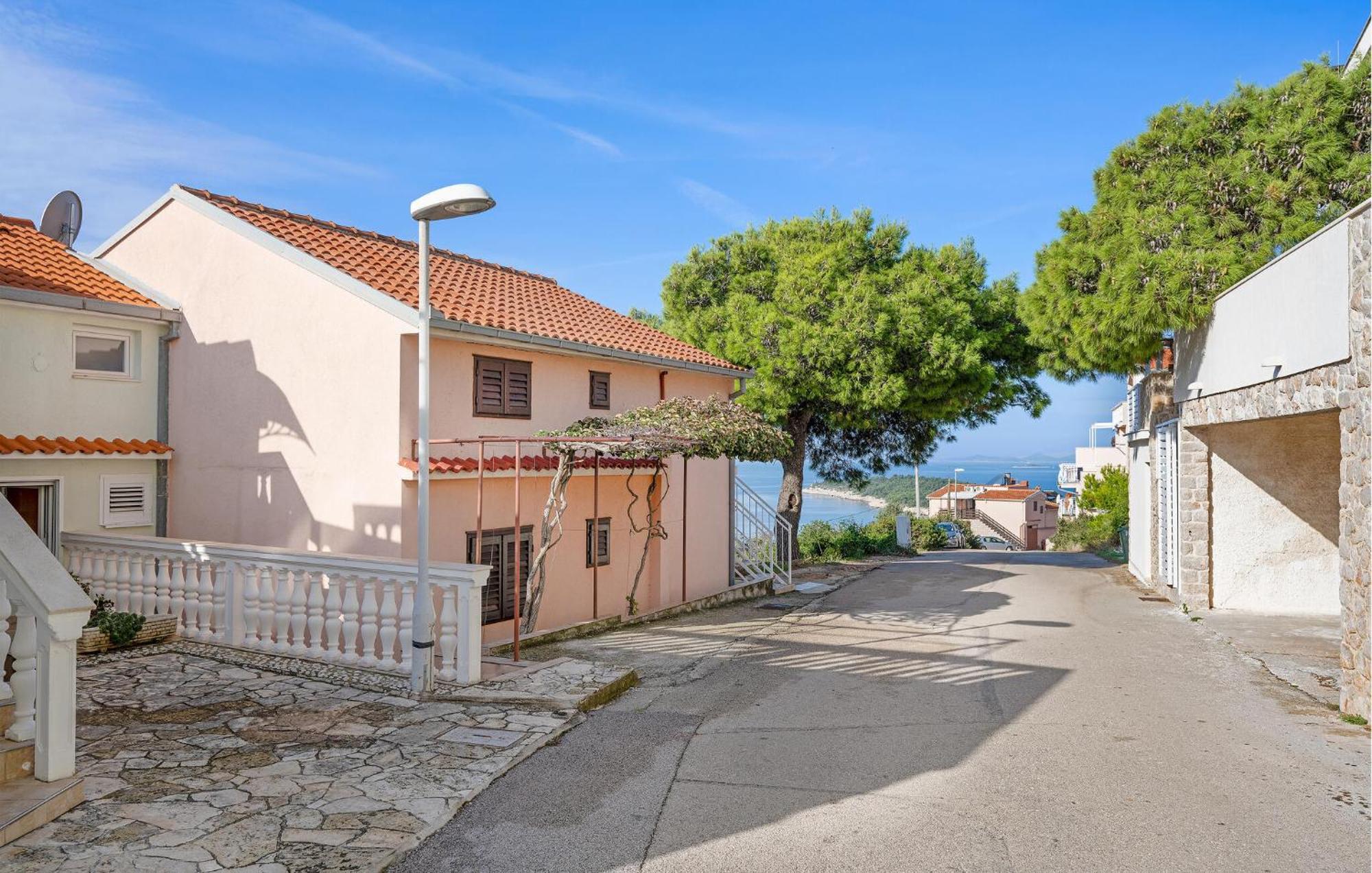 1 Bedroom Stunning Apartment In Primošten Exterior foto