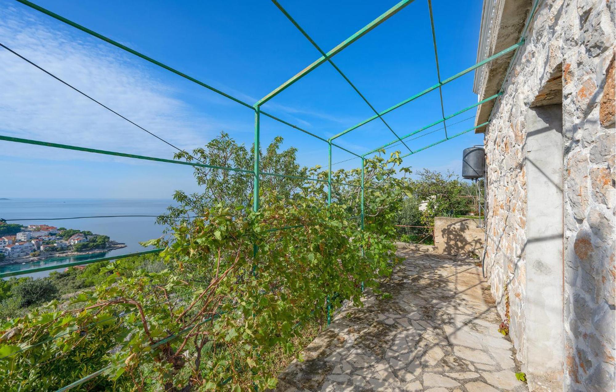 1 Bedroom Stunning Apartment In Primošten Exterior foto